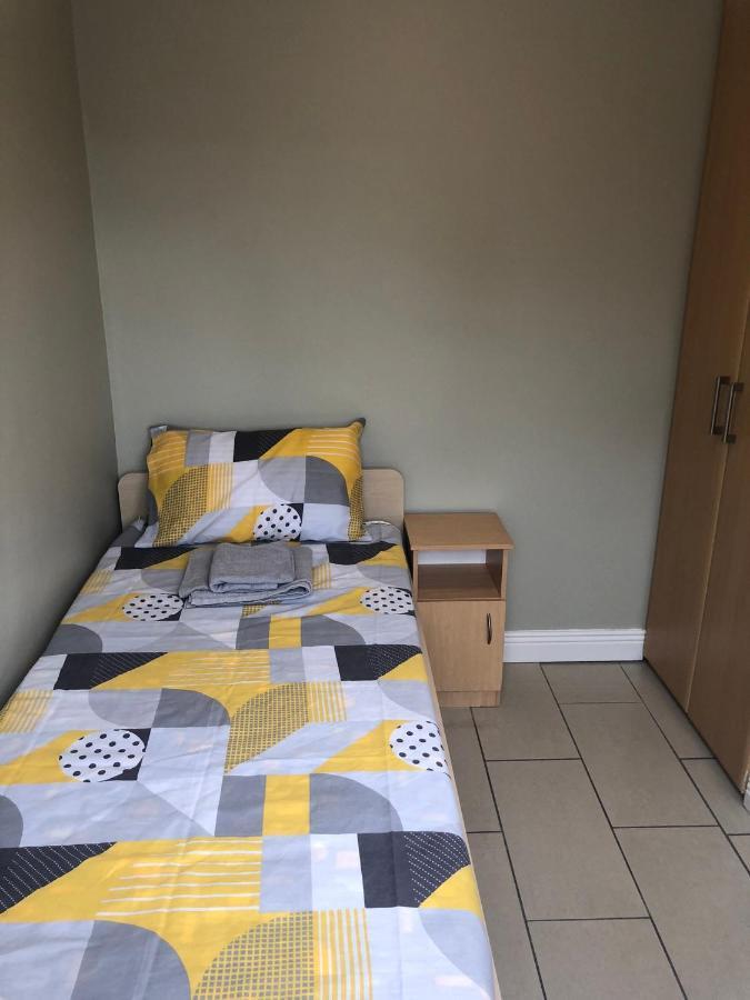 Cheerful 4 Bedroom Town House With Bbq, Голуэй Экстерьер фото