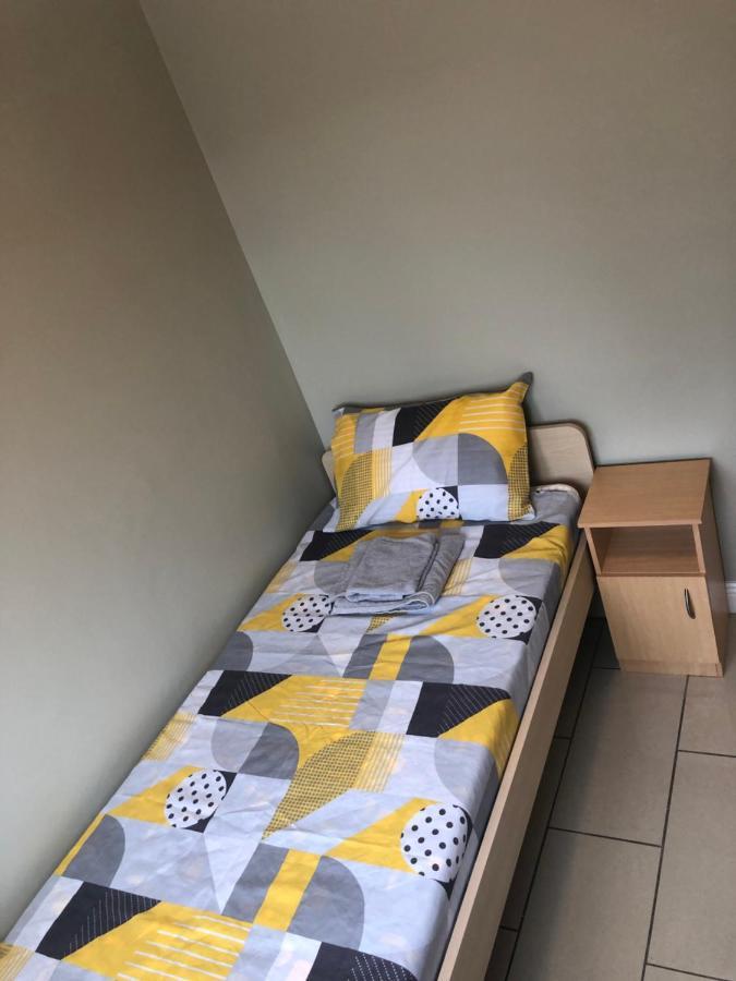 Cheerful 4 Bedroom Town House With Bbq, Голуэй Экстерьер фото